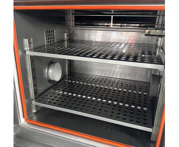 溫濕度試驗(yàn)箱濕度顯示100 %RH的話如何解決？